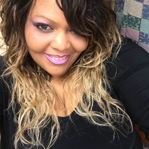 Meet your Posher, Sharon